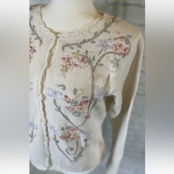 Vintage PARIS SMITH L cream Embroidered Cottagecore coquette Sweater cardigan - Picture 3 of 15